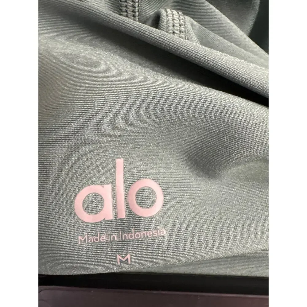 ALO Yoga great smal